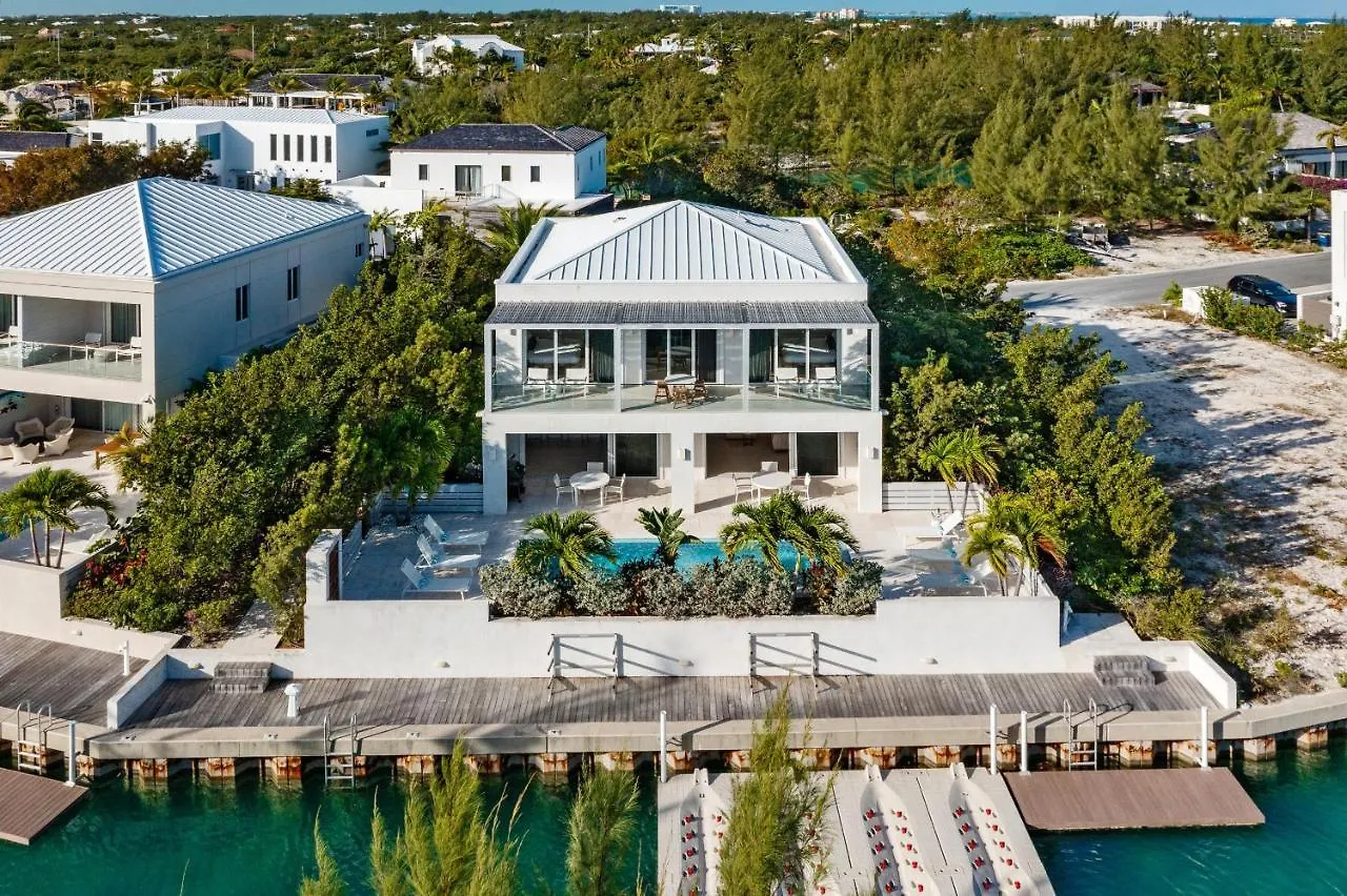Salt Air Villa Long Bay